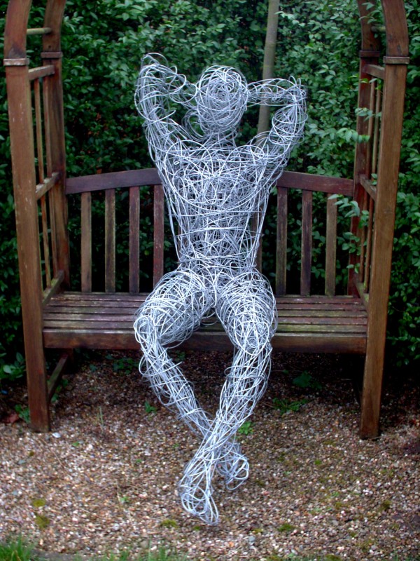 wire sculpture people